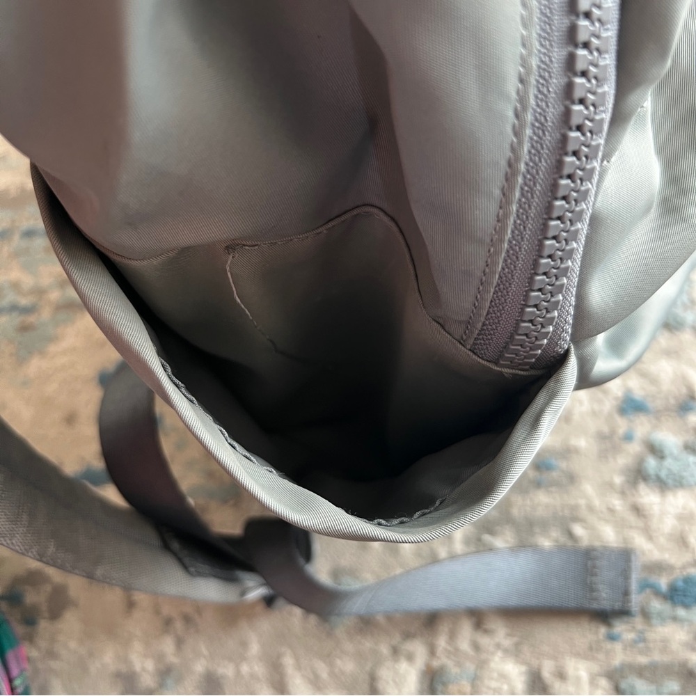 Lululemon Everyday Backpack 2.0 23L. In sage gray - Picture 9 of 13
